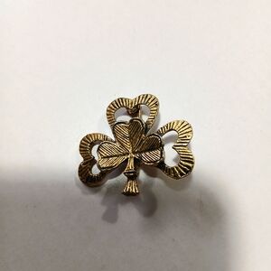 Shamrock pin